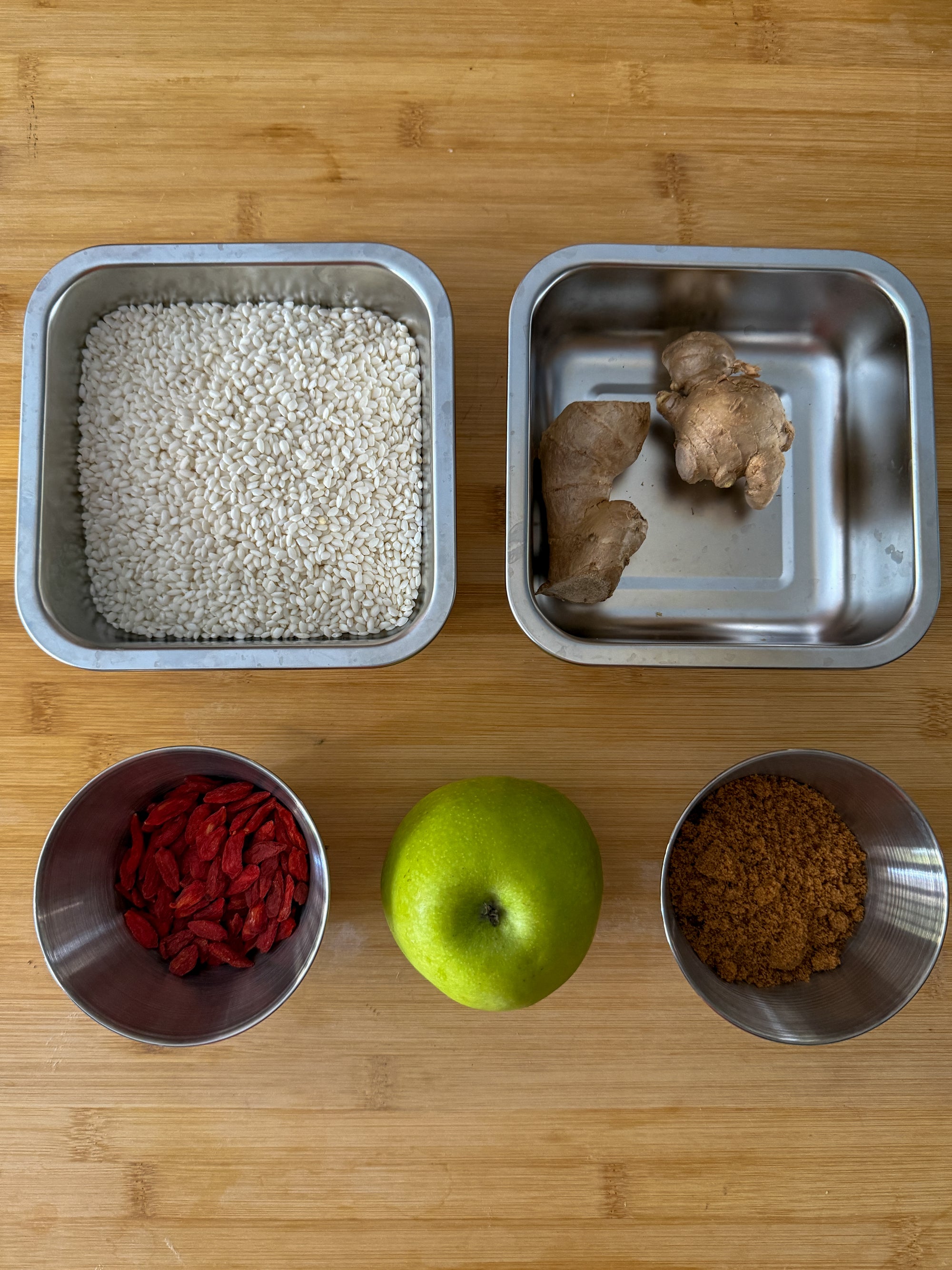 apple, ginger, Goji & glutinous rice congee ingredients